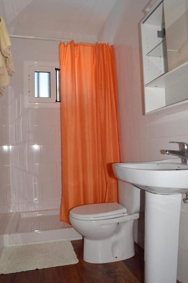 Apartamento Reni Tias Bagian luar foto