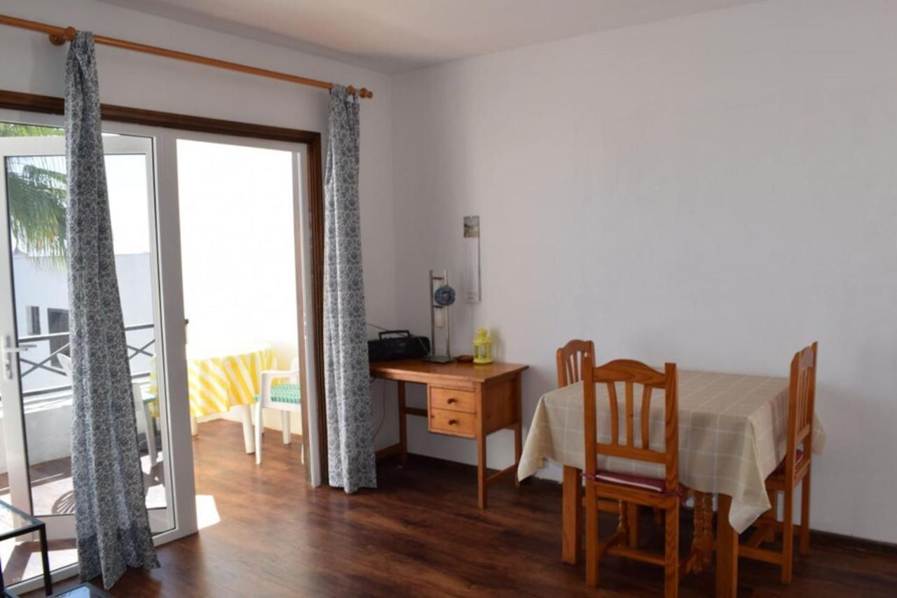 Apartamento Reni Tias Bagian luar foto