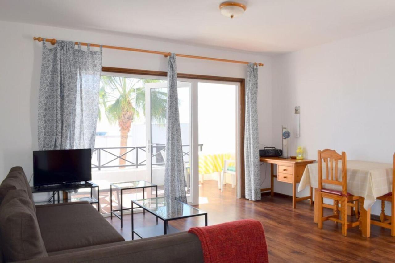 Apartamento Reni Tias Bagian luar foto