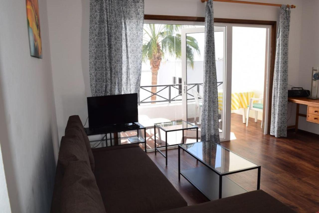 Apartamento Reni Tias Bagian luar foto
