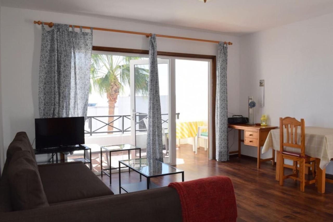 Apartamento Reni Tias Bagian luar foto
